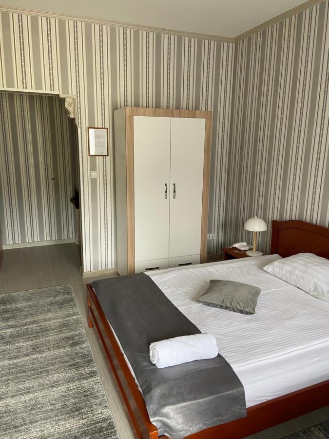 Lukavac Hotel New Milenium מראה חיצוני תמונה