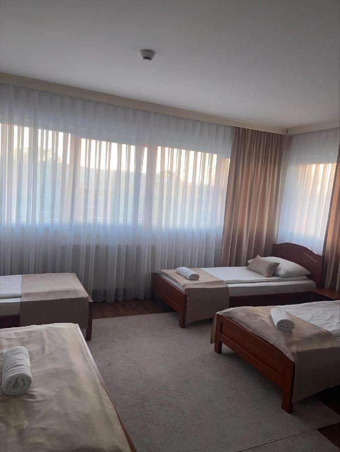 Lukavac Hotel New Milenium מראה חיצוני תמונה