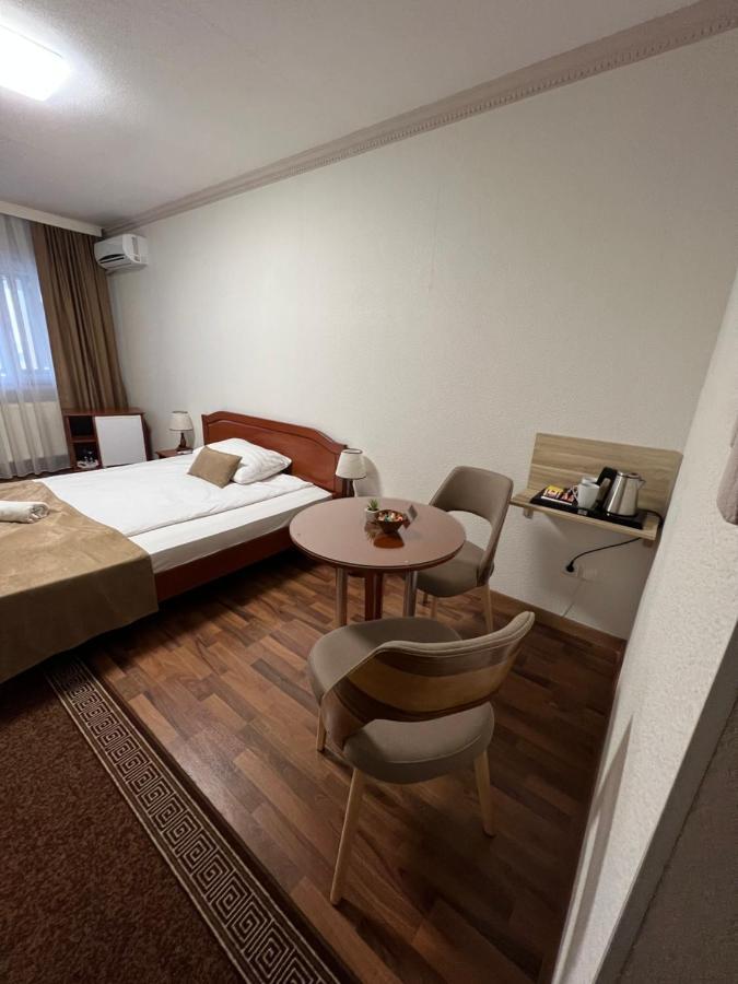Lukavac Hotel New Milenium מראה חיצוני תמונה