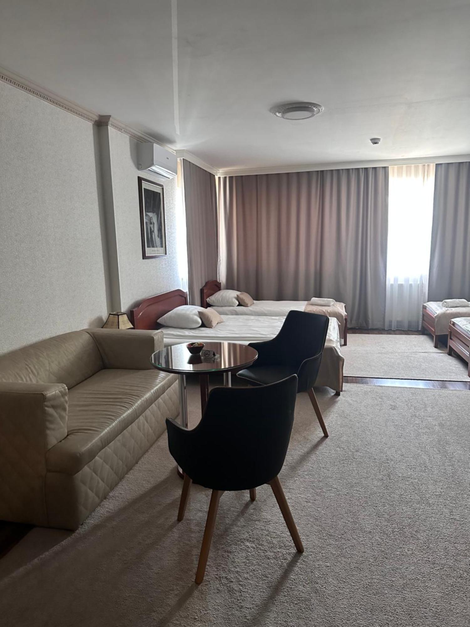Lukavac Hotel New Milenium מראה חיצוני תמונה