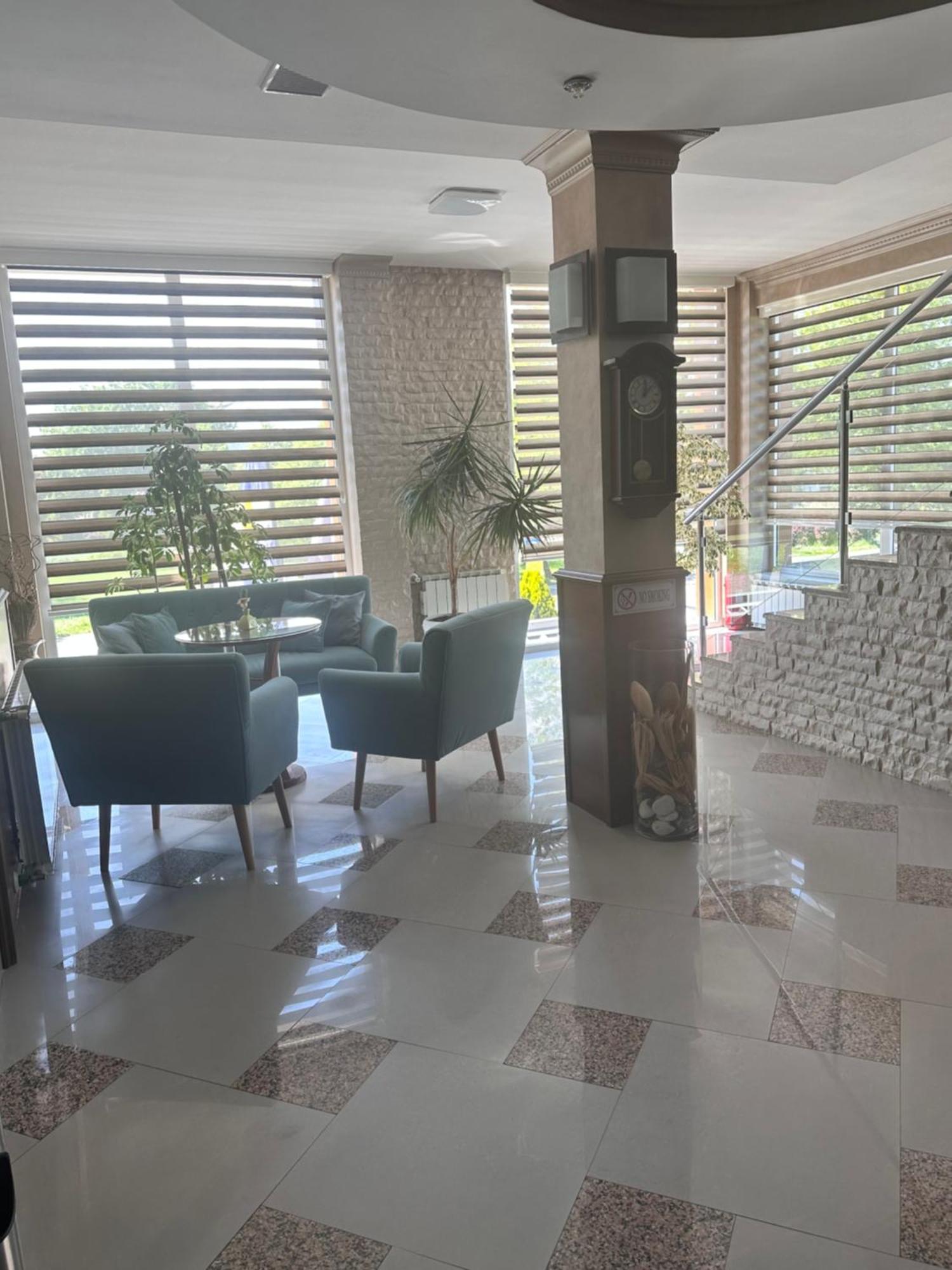 Lukavac Hotel New Milenium מראה חיצוני תמונה