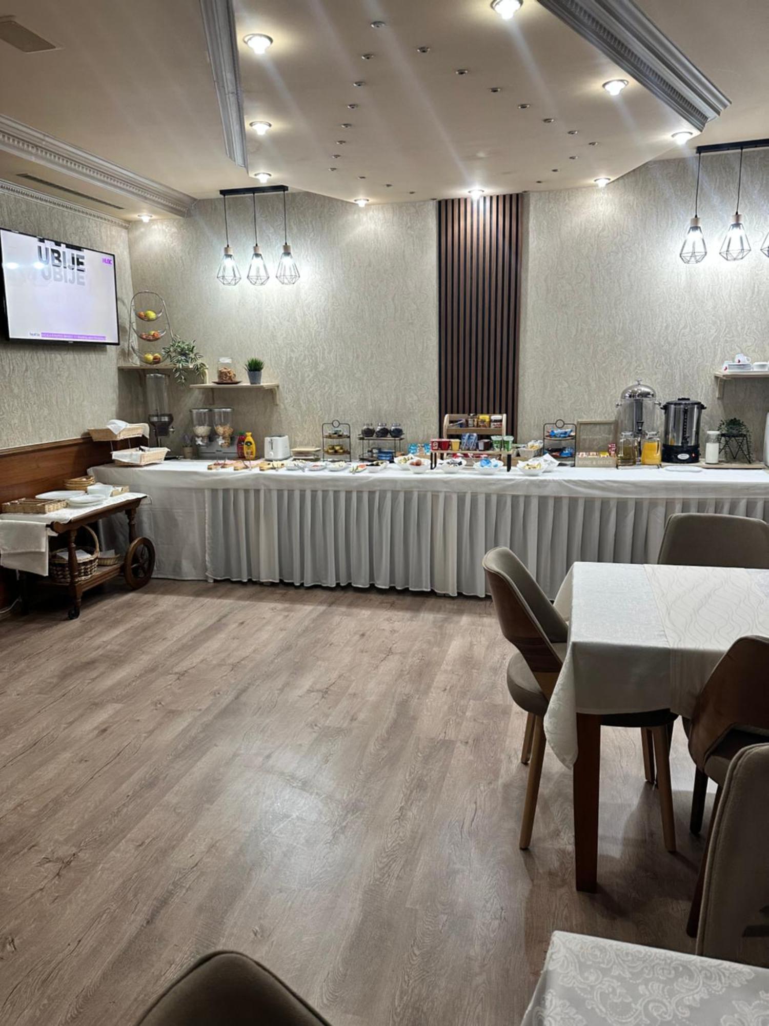Lukavac Hotel New Milenium מראה חיצוני תמונה