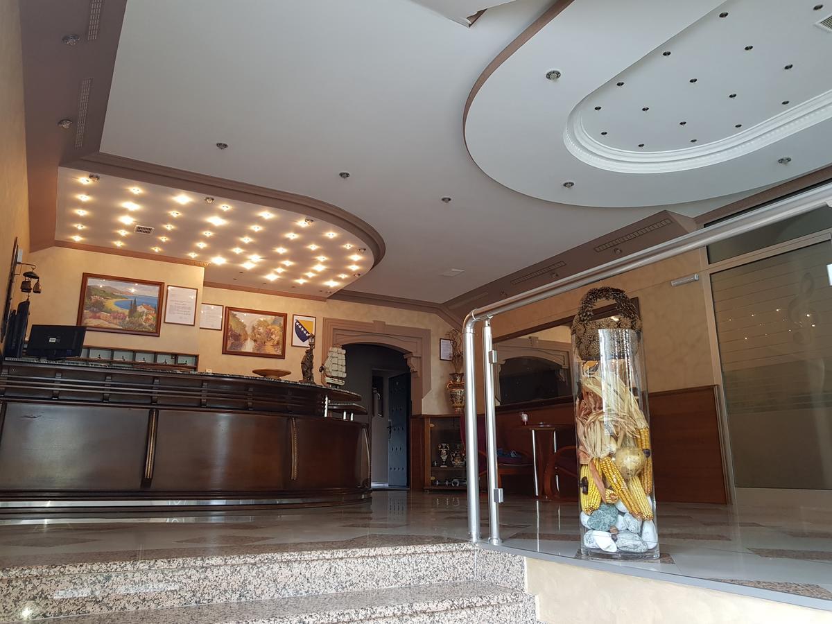 Lukavac Hotel New Milenium מראה חיצוני תמונה