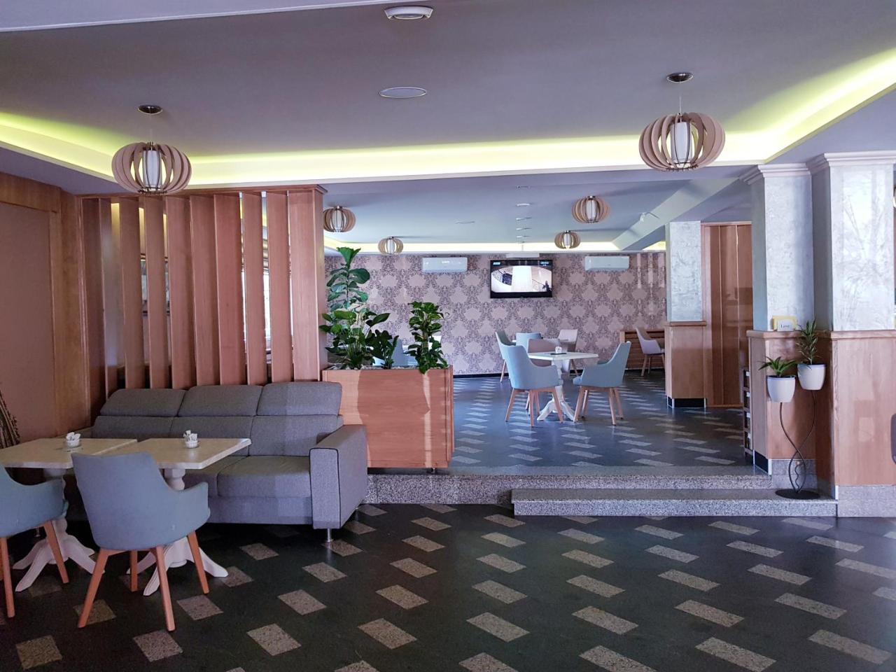 Lukavac Hotel New Milenium מראה חיצוני תמונה